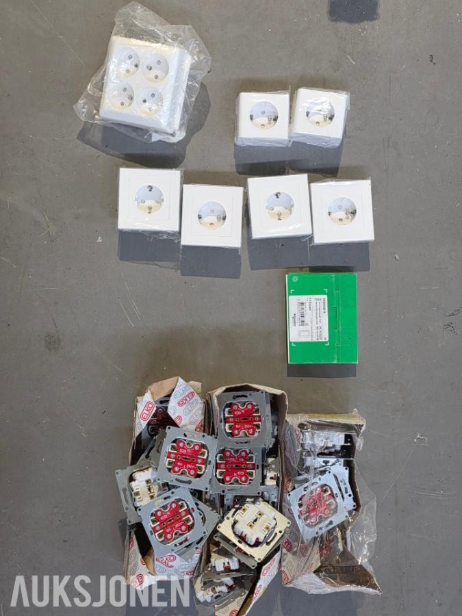 Diverse elektromateriell - Downlights, belysningsutstyr, stikkontakter, smarthus, sikringer, kabler, etc.