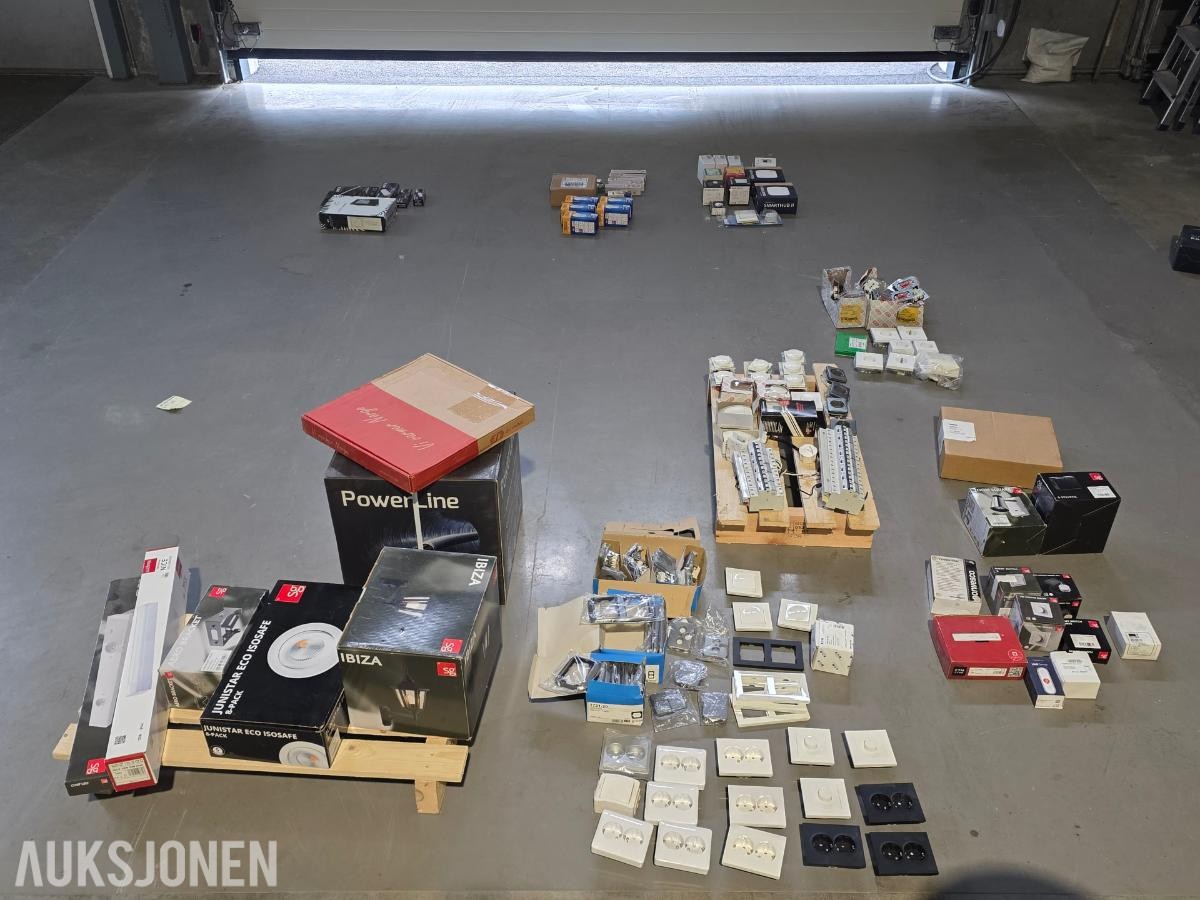 Diverse elektromateriell - Downlights, belysningsutstyr, stikkontakter, smarthus, sikringer, kabler, etc.