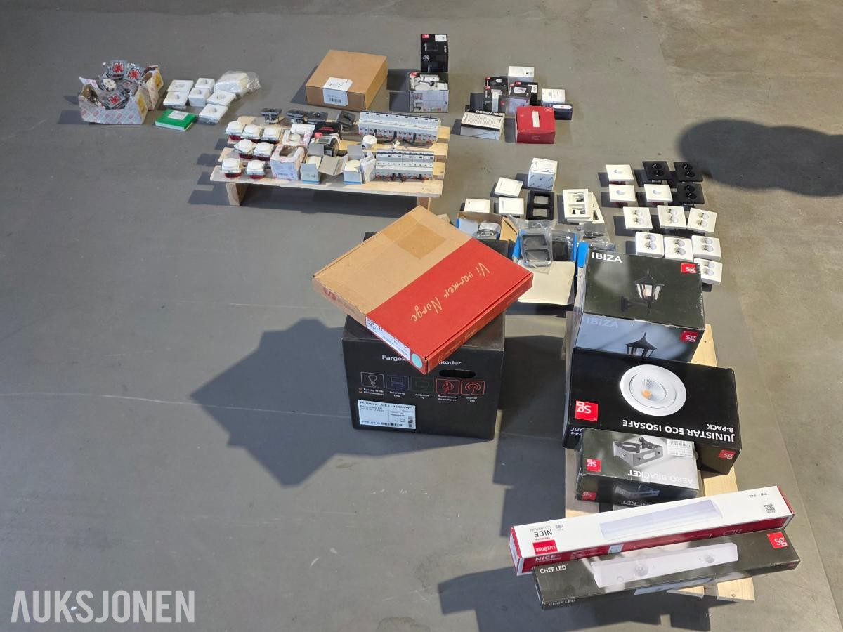Diverse elektromateriell - Downlights, belysningsutstyr, stikkontakter, smarthus, sikringer, kabler, etc.