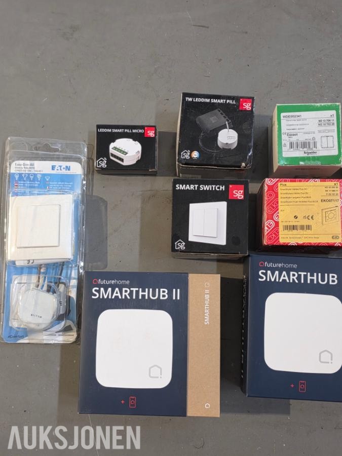Diverse elektromateriell - Downlights, belysningsutstyr, stikkontakter, smarthus, sikringer, kabler, etc.