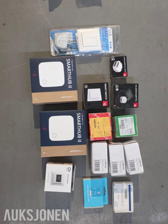 Diverse elektromateriell - Downlights, belysningsutstyr, stikkontakter, smarthus, sikringer, kabler, etc.