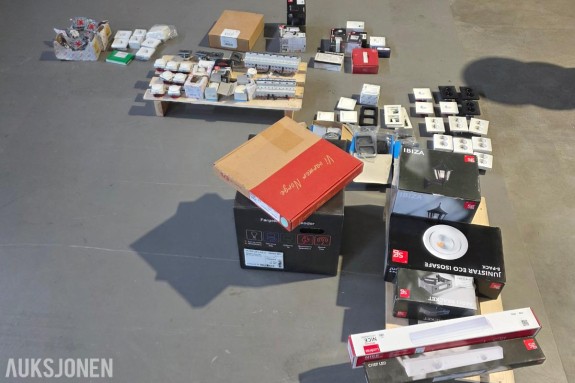 Diverse elektromateriell - Downlights, belysningsutstyr, stikkontakter, smarthus, sikringer, kabler, etc.