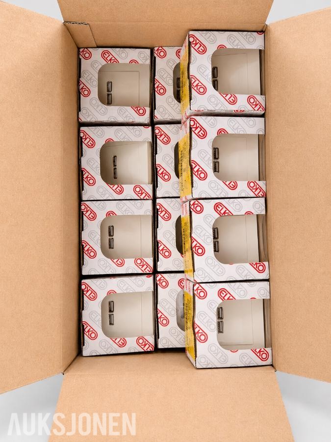 komplett parti med totalt 51 originale ELKO USB-laderuttak