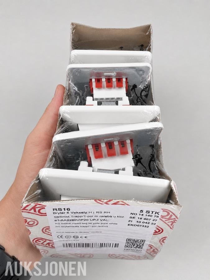 Stort parti ELKO Plus elektromateriell – 91 deler