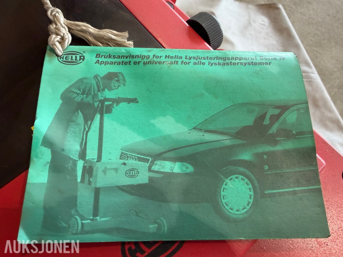 Hella 8PA Profesjonelt lysjusteringsapparat