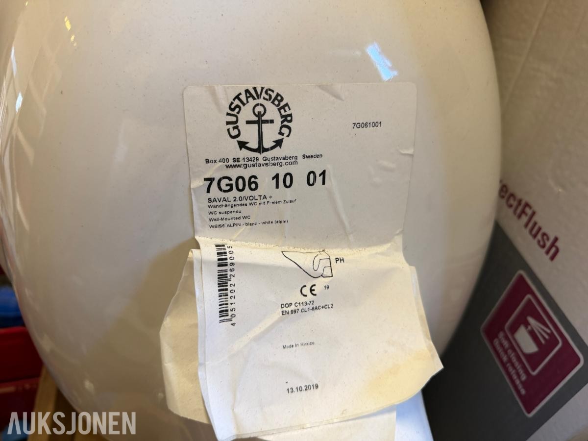 Parti sanitærutstyr – vegghengte WC, urinal og servant