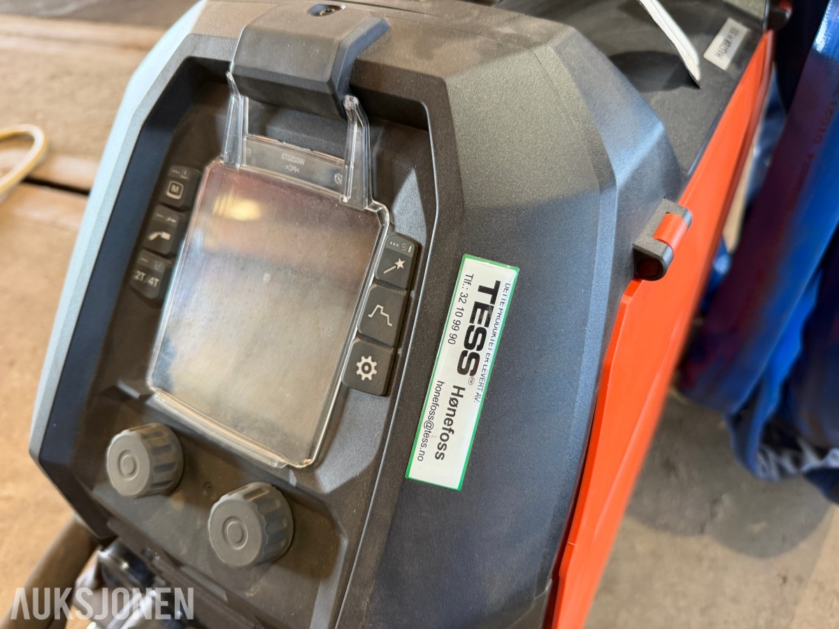 Kemppi Master M 353 MIG/MAG-sveisemaskin med vogn og sveiseutstyr