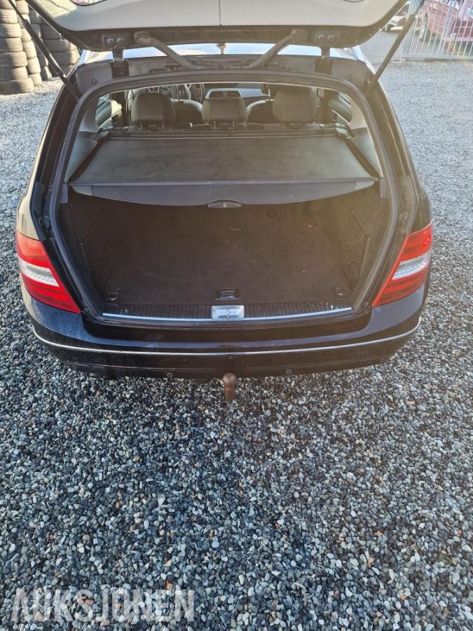 2011 Mercedes-Benz  C180 T rep objekt  automat navigasjon  - ingen minstepris