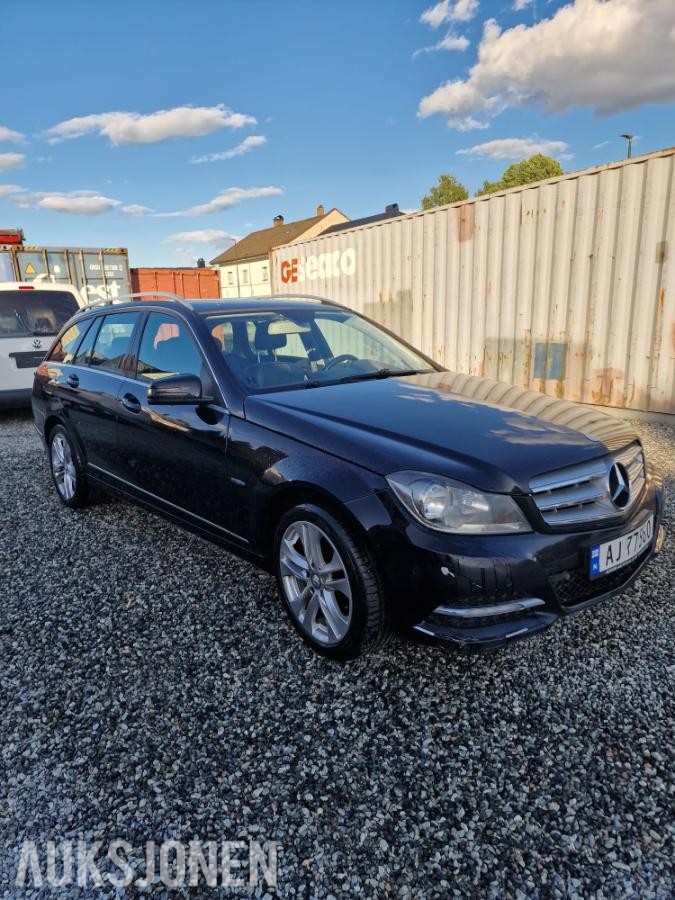 2011 Mercedes-Benz  C180 T rep objekt  automat navigasjon  - ingen minstepris