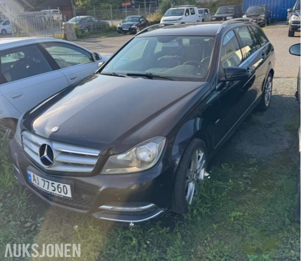 2011 Mercedes-Benz  C180 T rep objekt  automat navigasjon  - ingen minstepris
