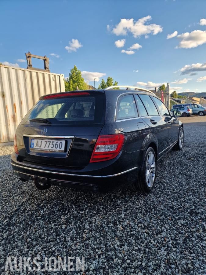 2011 Mercedes-Benz  C180 T rep objekt  automat navigasjon  - ingen minstepris