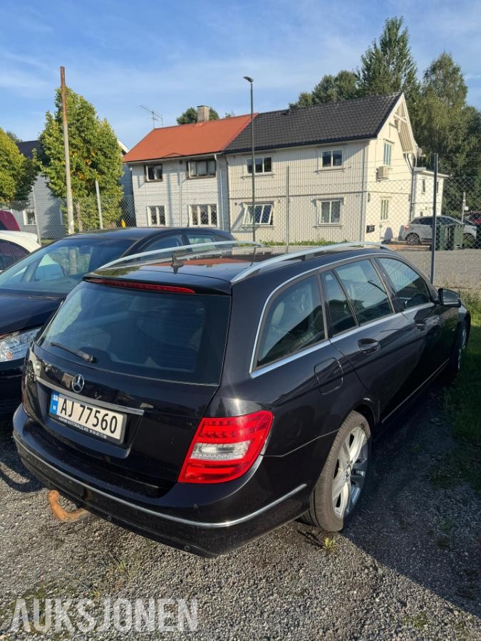 2011 Mercedes-Benz  C180 T rep objekt  automat navigasjon  - ingen minstepris
