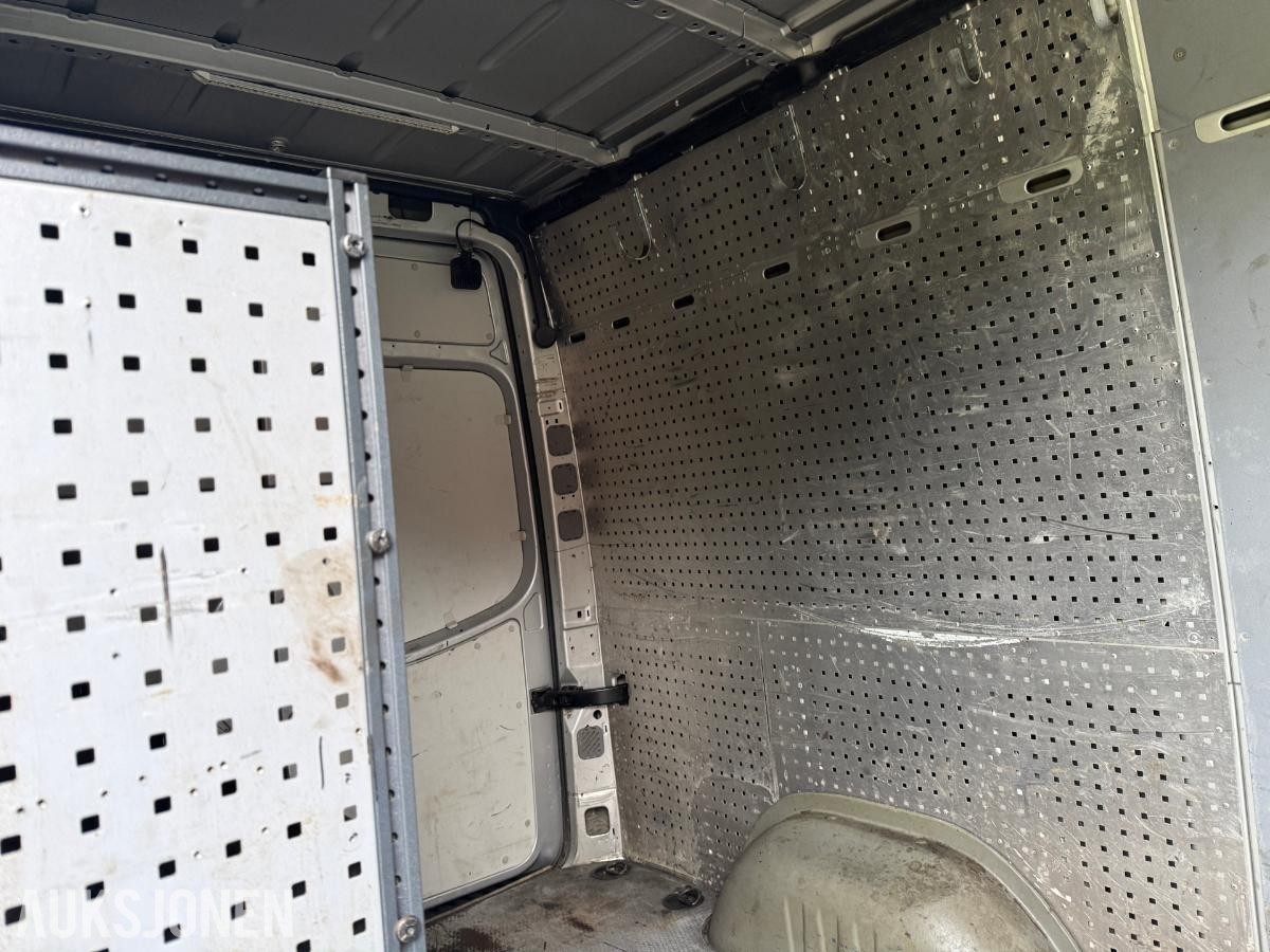 2015 Volkswagen, CRAFTER 2.0-163 D, 111900km m/innredning og webasto