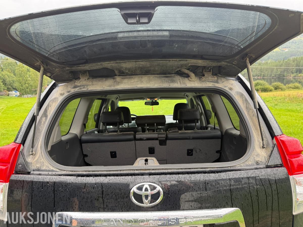 2013 Toyota, LAND CRUISER 3.0-190 D 4WD, 203500km 5 Seter