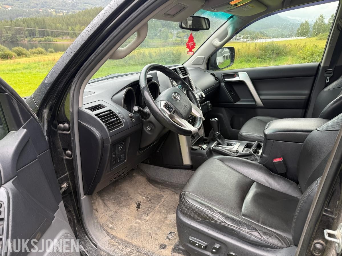 2013 Toyota, LAND CRUISER 3.0-190 D 4WD, 203500km 5 Seter