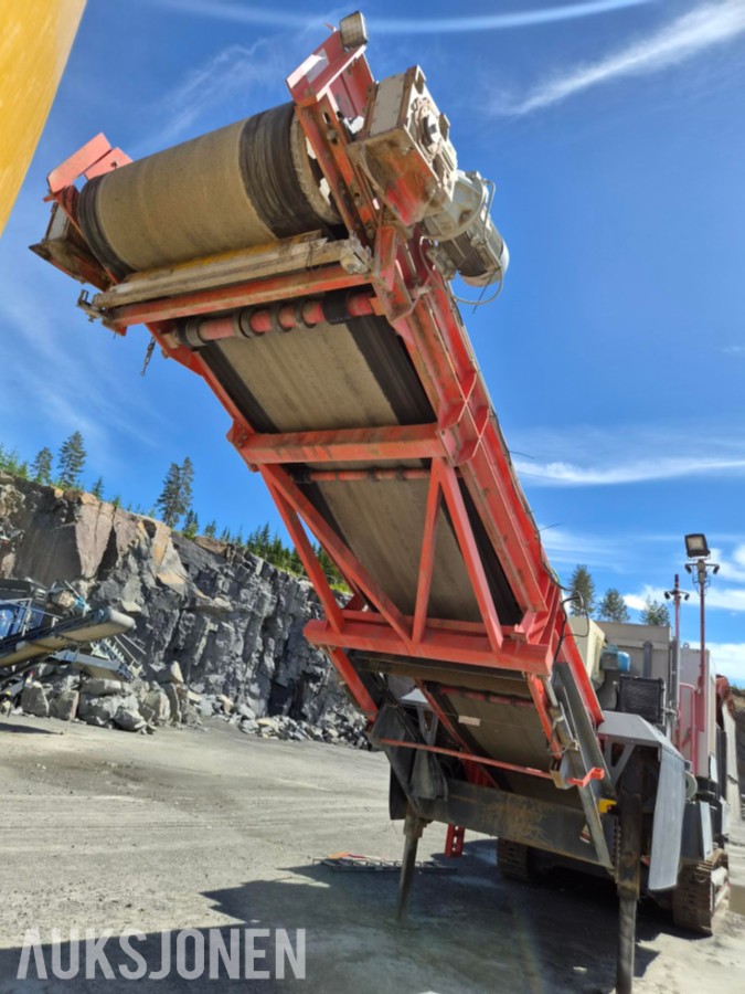 2011 Sandvik UJ440E knuser