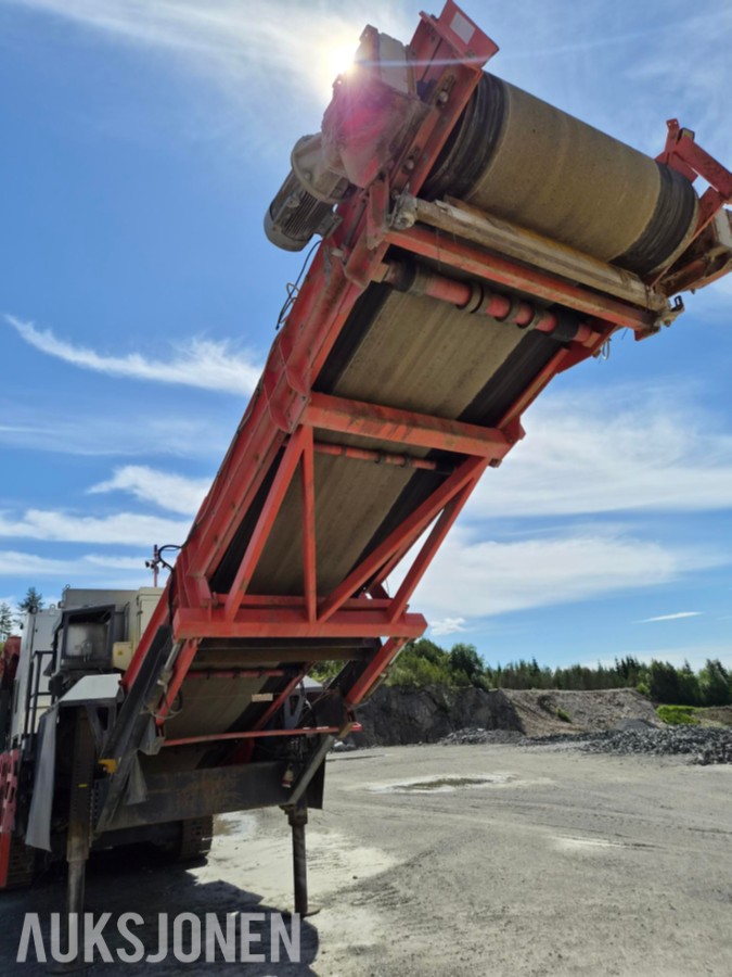 2011 Sandvik UJ440E knuser