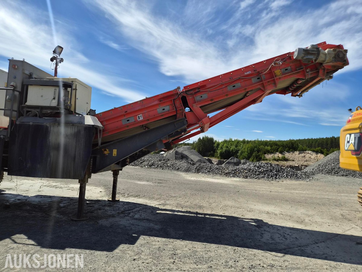2011 Sandvik UJ440E knuser