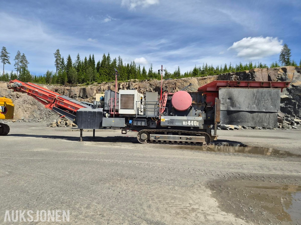 2011 Sandvik UJ440E knuser