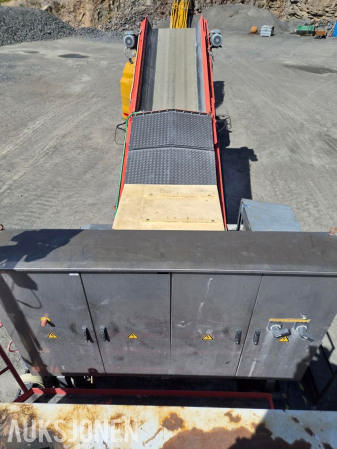 2011 Sandvik UJ440E knuser