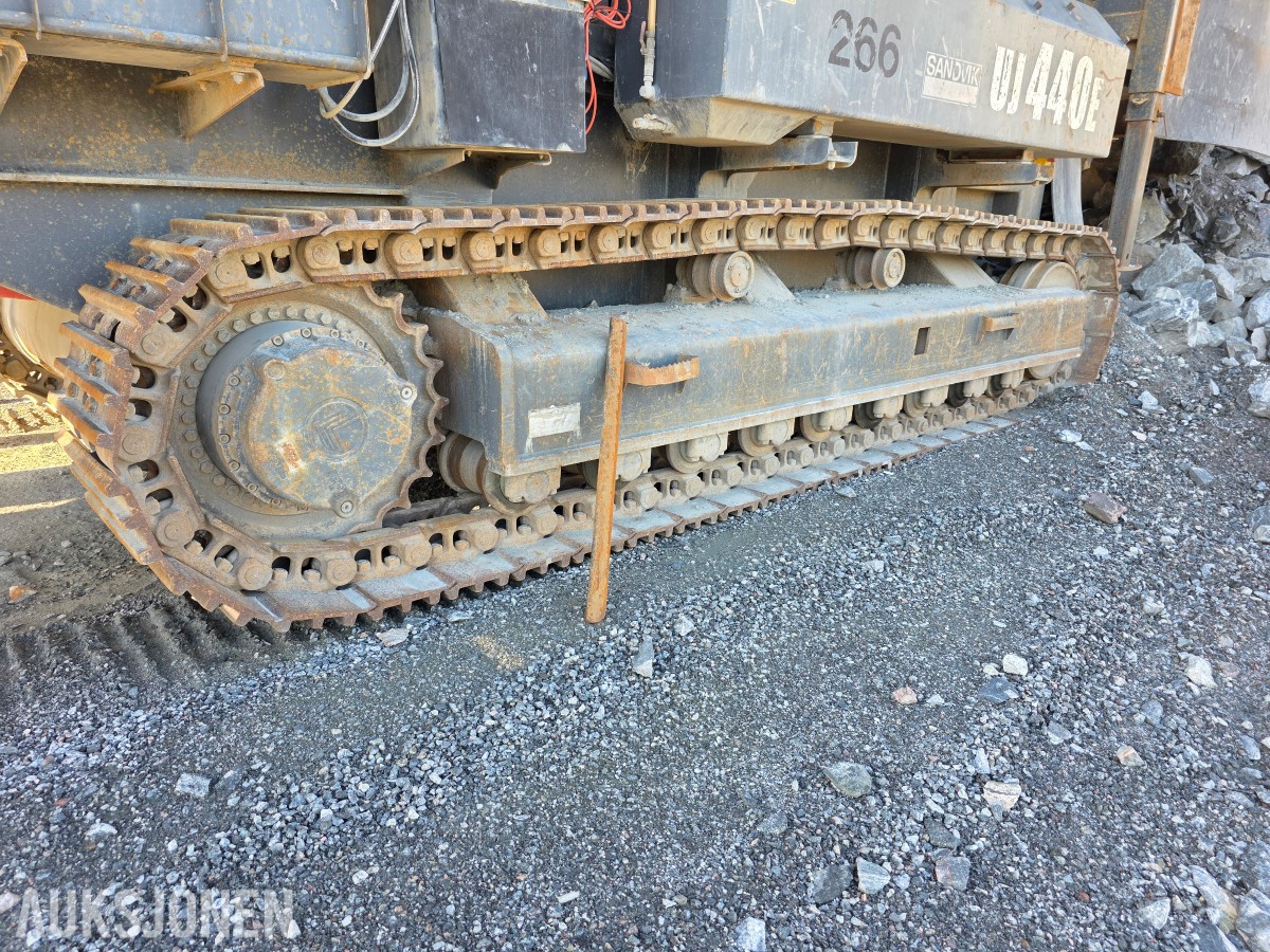 2011 Sandvik UJ440E knuser