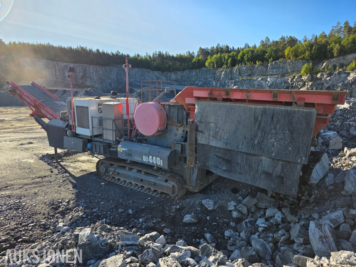 2011 Sandvik UJ440E knuser