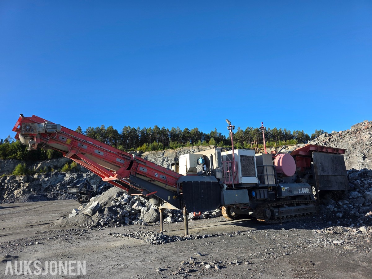 2011 Sandvik UJ440E knuser