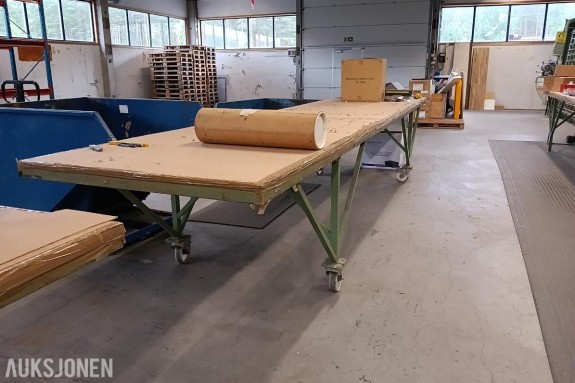 Arbeidsbord 120X500cm 90cm høyde Med hjul