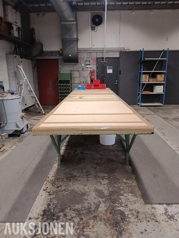 Arbeidsbord 120X500cm Høyde 90cm uten hjul Industri m.m