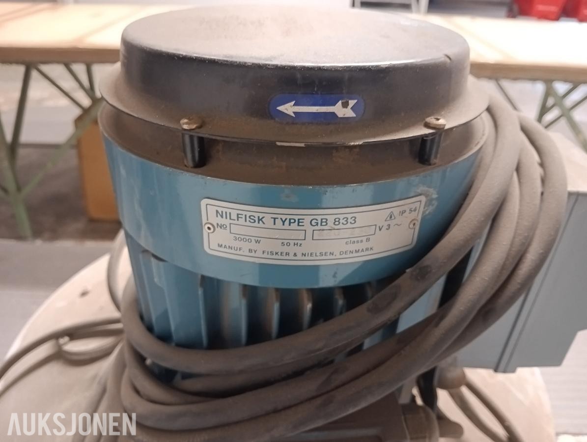 Nilfisk avsug m/beholder GB83 3Fas 230V