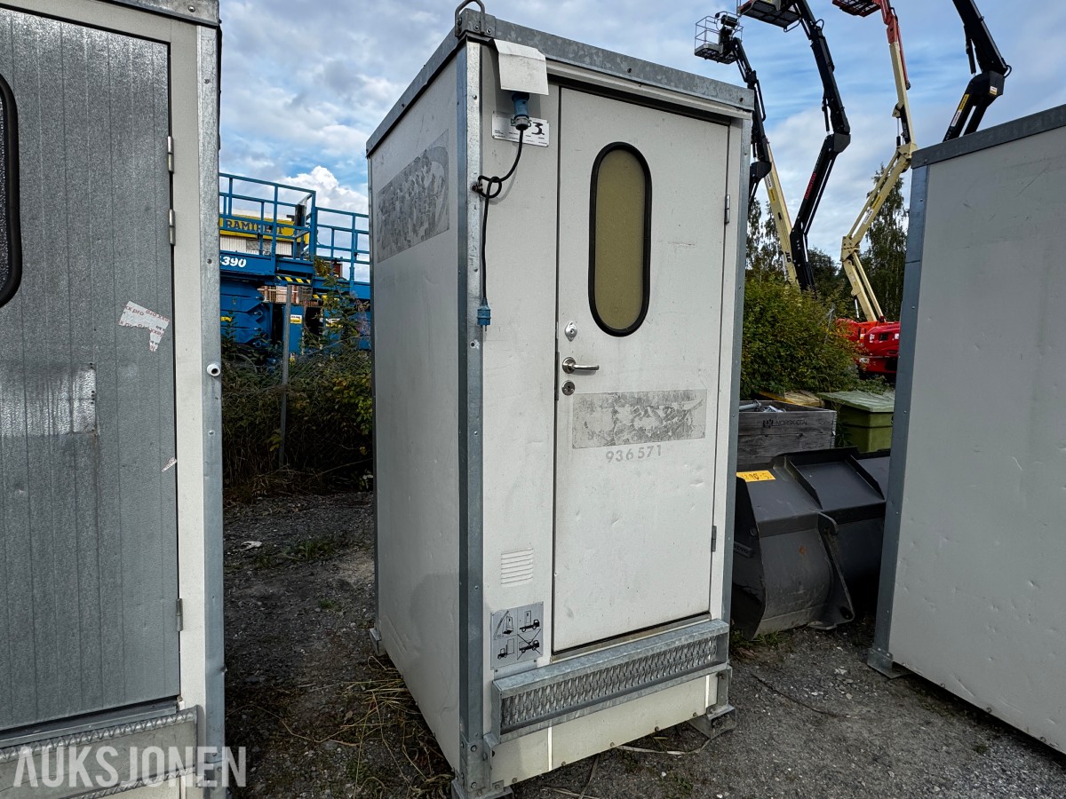 Toalett med heiseører og truckslisser
