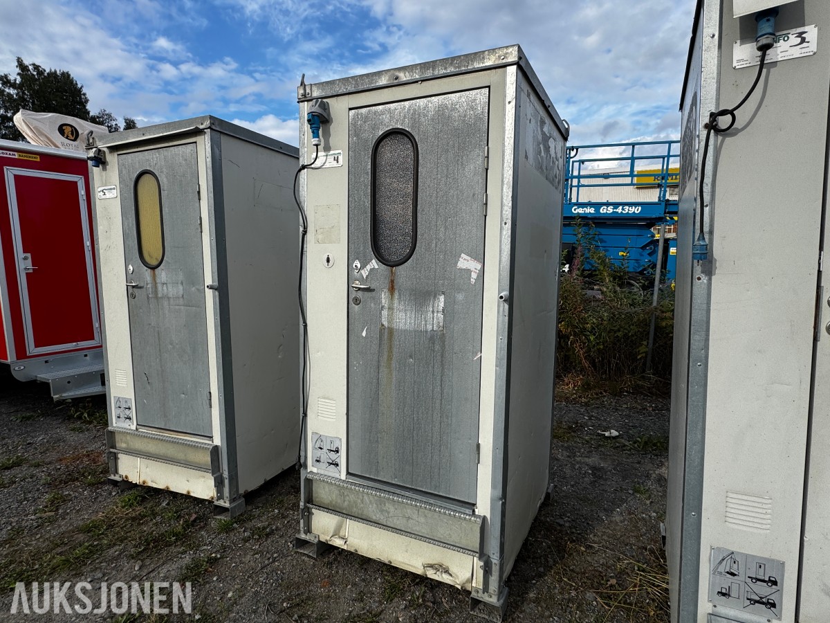 Toalett med heiseører og truckslisser