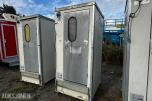 Toalett med heiseører og truckslisser