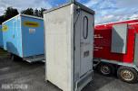 Toalett med heiseører og truckslisser