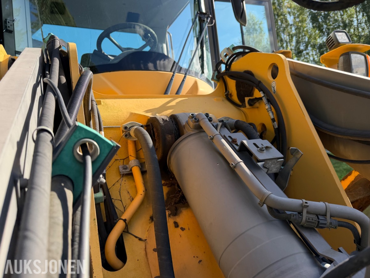 Volvo L90F Hjullaster m/Slagkraft 190 og 210 klippepanne