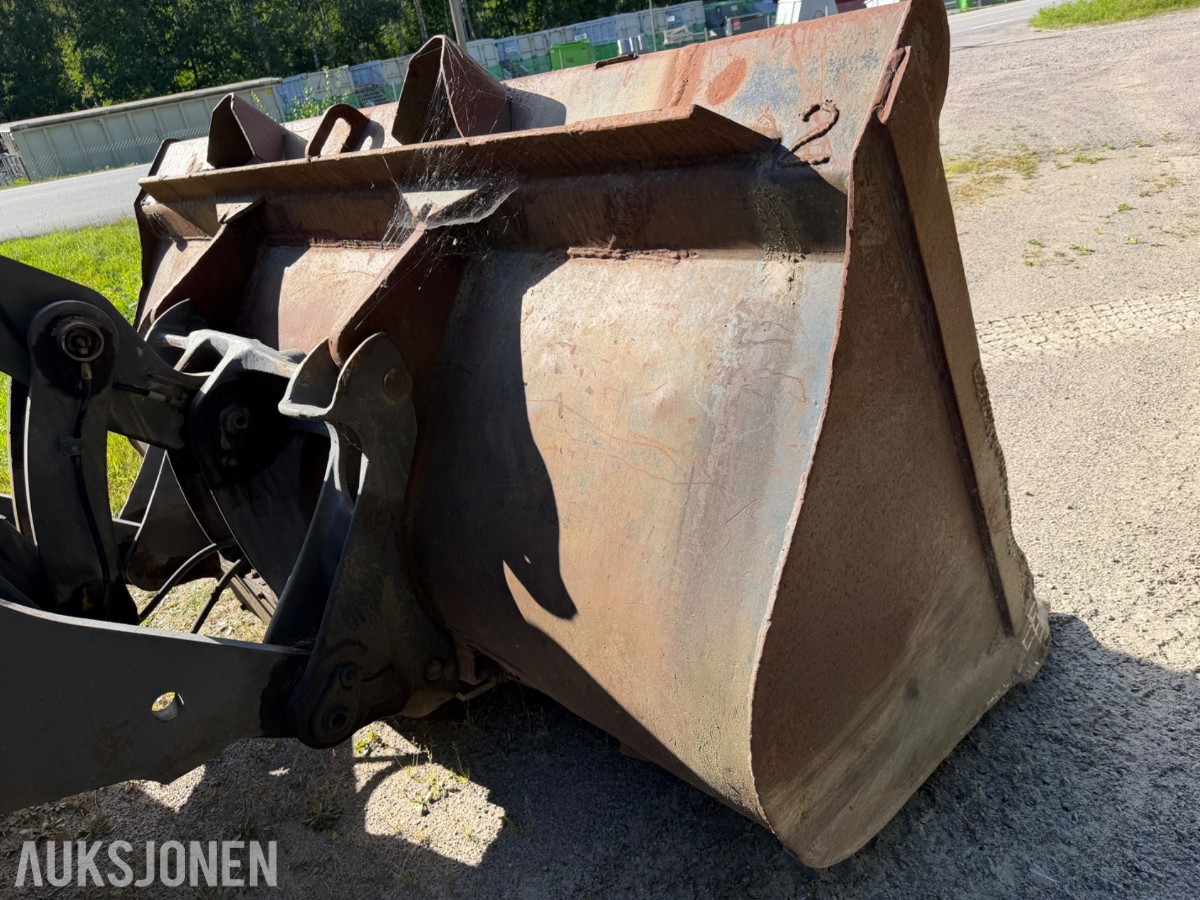 Volvo L90F Hjullaster m/Slagkraft 190 og 210 klippepanne