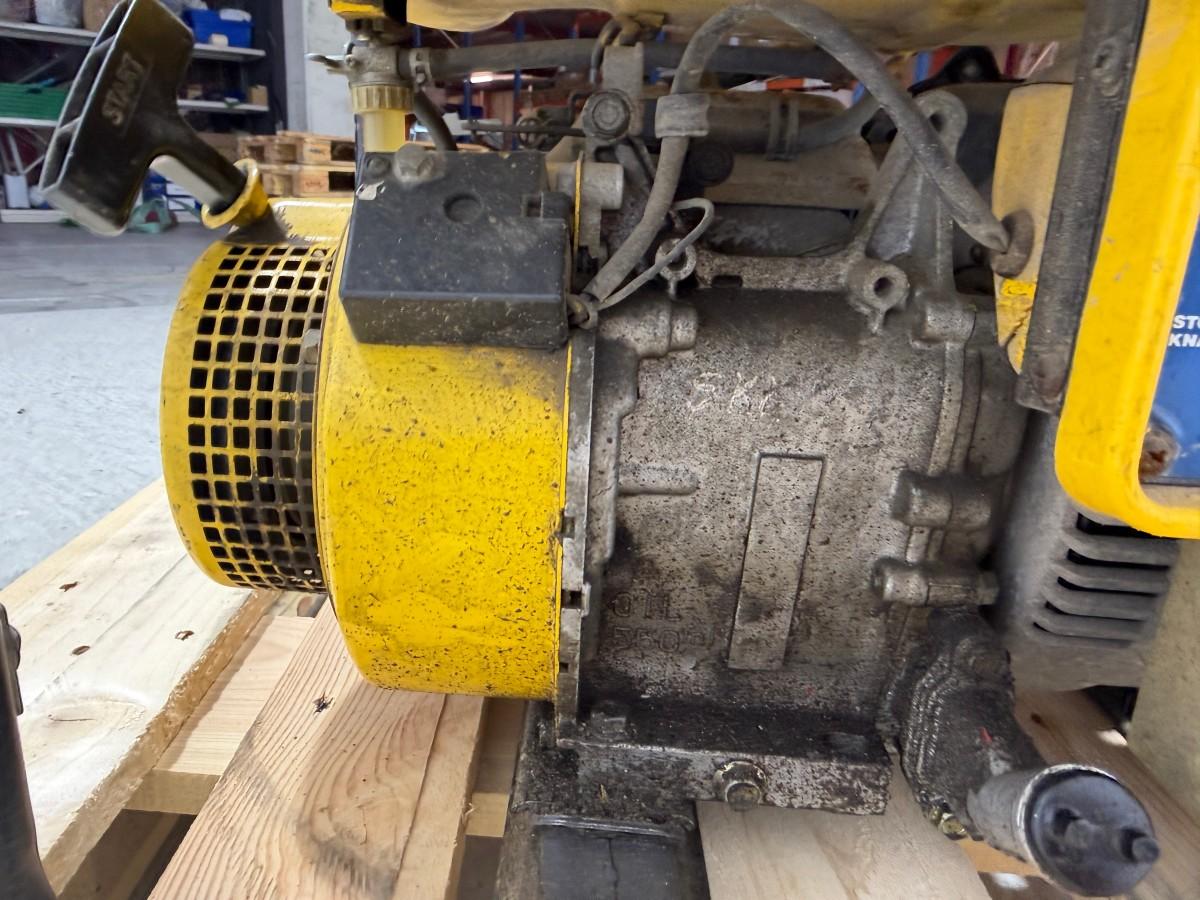 Suzuki SV2200L BENSINDREVET STRØMAGGREGAT 1,7 KVA