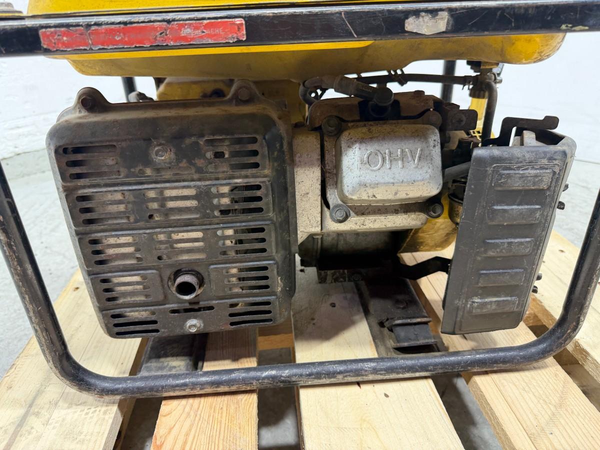 Suzuki SV2200L BENSINDREVET STRØMAGGREGAT 1,7 KVA