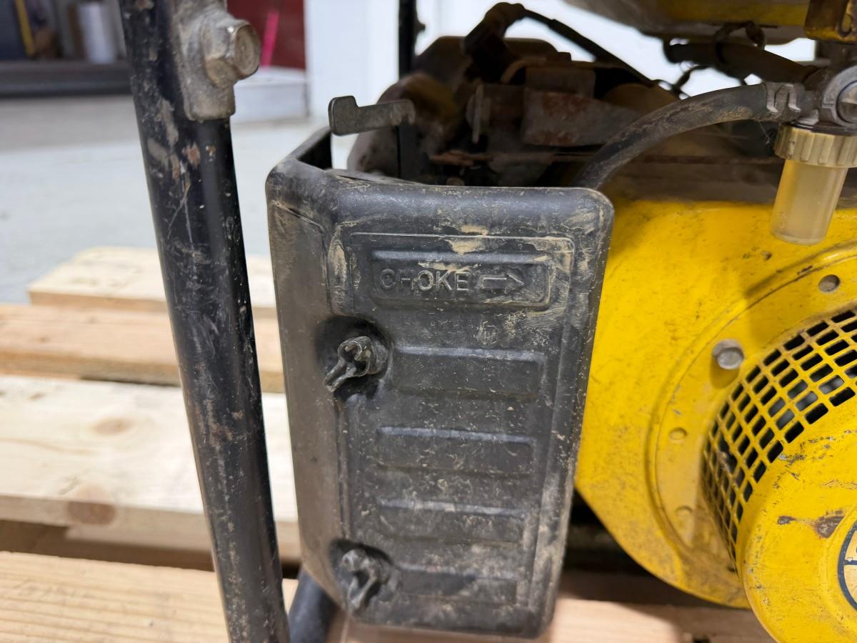 Suzuki SV2200L BENSINDREVET STRØMAGGREGAT 1,7 KVA