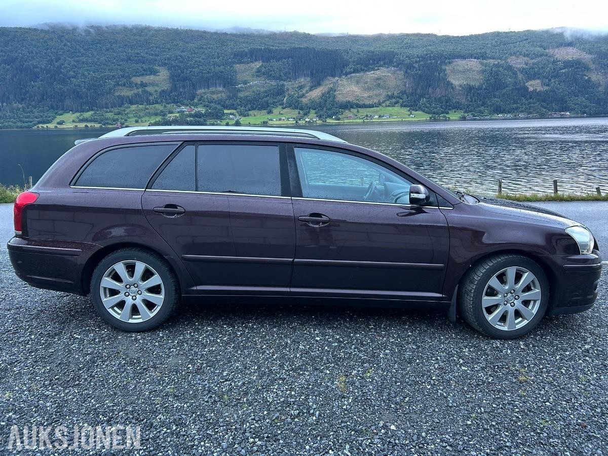 2008 Toyota Avensis 2.0 126HK D-4D Executive Cruisekontroll, Hengerfeste