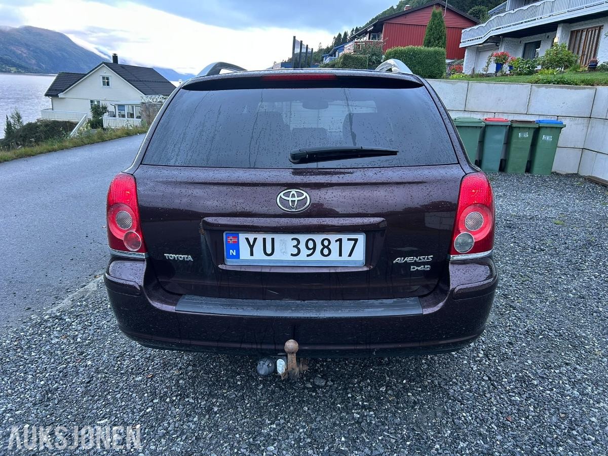 2008 Toyota Avensis 2.0 126HK D-4D Executive Cruisekontroll, Hengerfeste