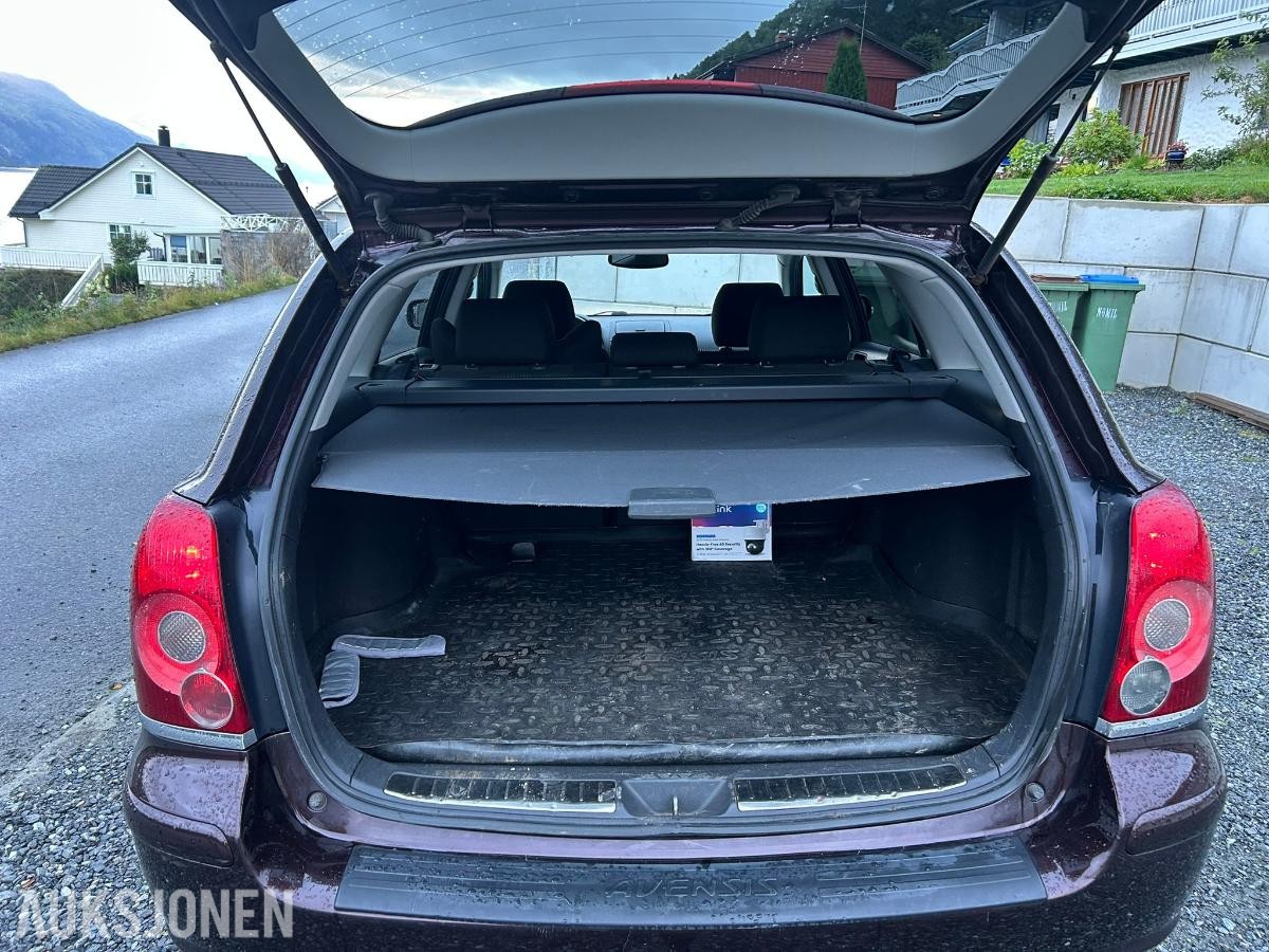 2008 Toyota Avensis 2.0 126HK D-4D Executive Cruisekontroll, Hengerfeste