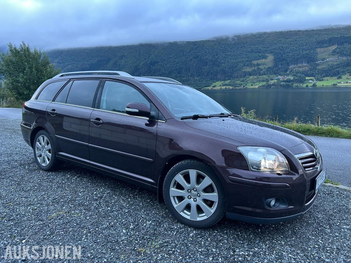 2008 Toyota Avensis 2.0 126HK D-4D Executive Cruisekontroll, Hengerfeste