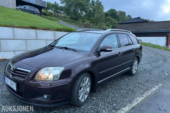 2008 Toyota Avensis 2.0 126HK D-4D Executive Cruisekontroll, Hengerfeste
