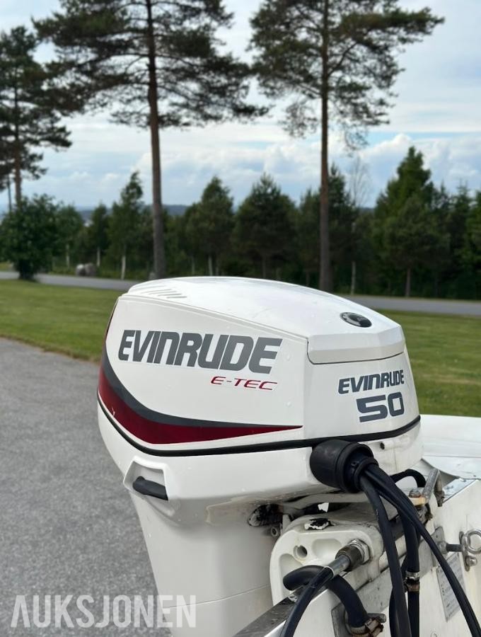 2014 Mercury Oceanrunner 420 med 2017 Evinrude E-Tec 50hk