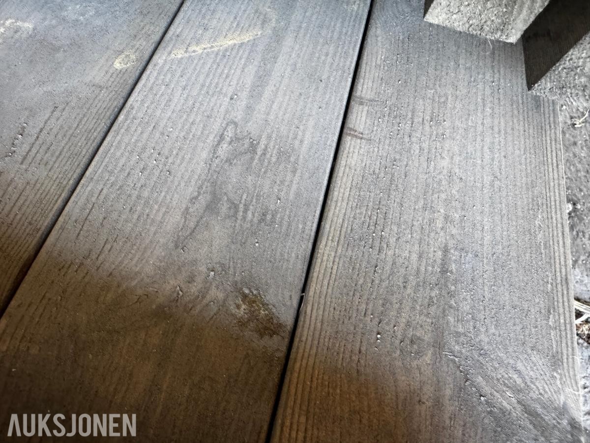 1 pakke Royal terrassebord 28x120x5100 mm lange lengder