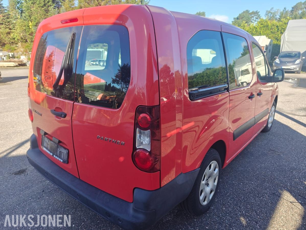 2016 Peugeot Partner 1.6-99 D - Km: 107788