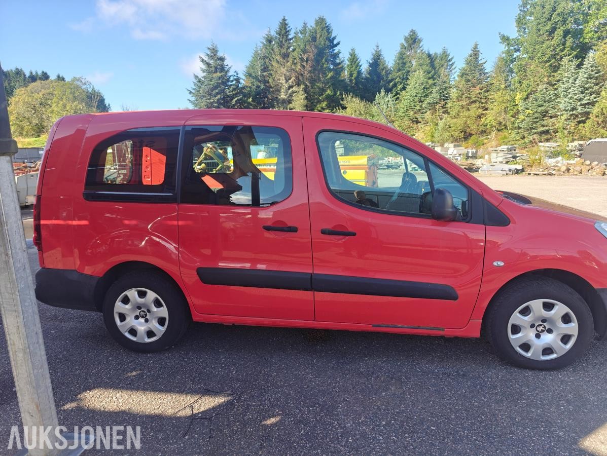 2016 Peugeot Partner 1.6-99 D - Km: 107788