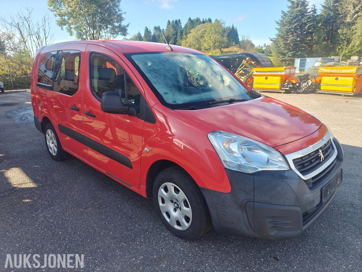 2016 Peugeot Partner 1.6-99 D - Km: 107788