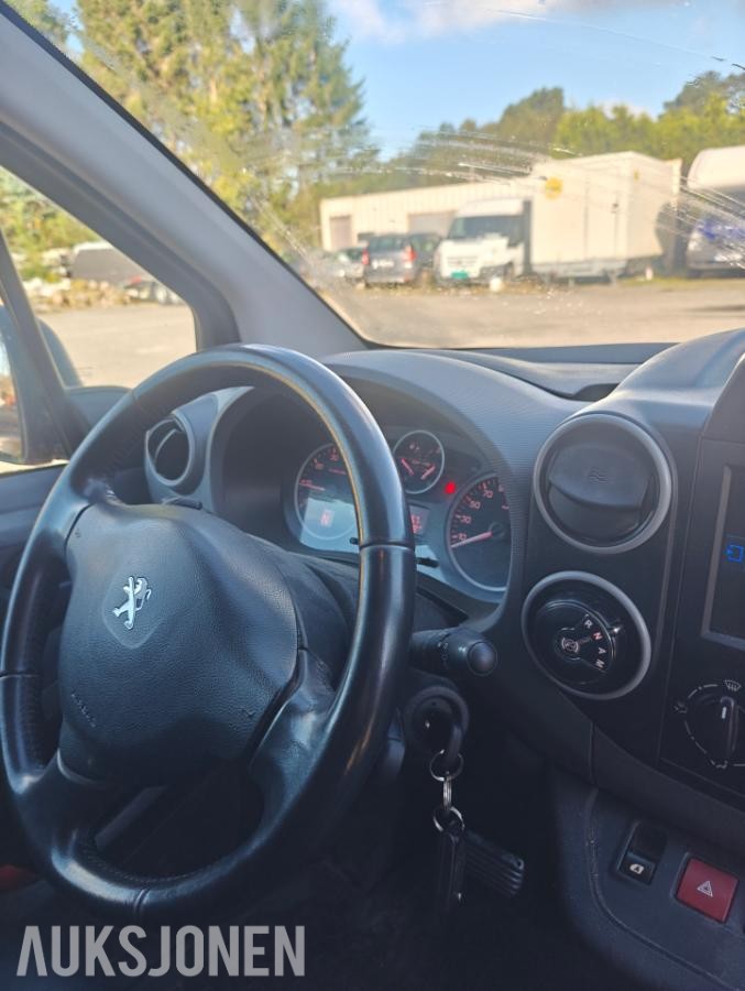 2016 Peugeot Partner 1.6-99 D - Km: 107788